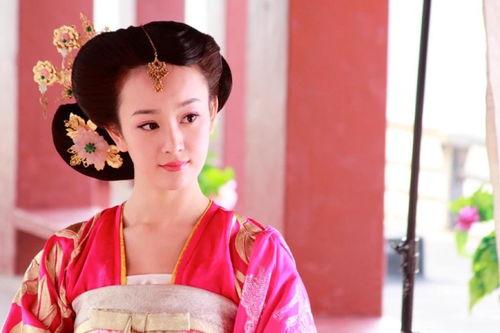 我有三个国色天香小师妹,师妹们的传奇之旅