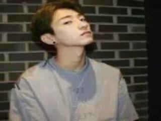 我穿成了我的反骨养母